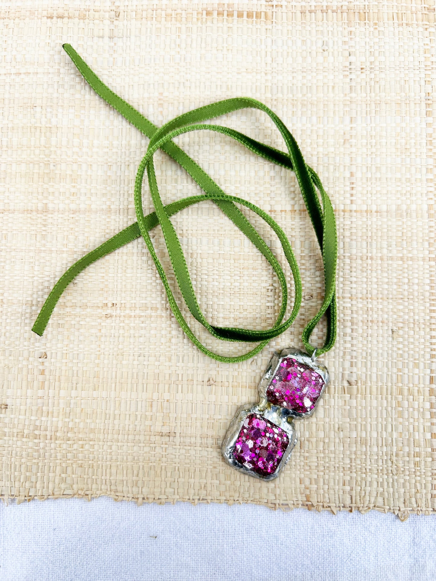 Collier résine carrés vert MUNSCH L'atelier