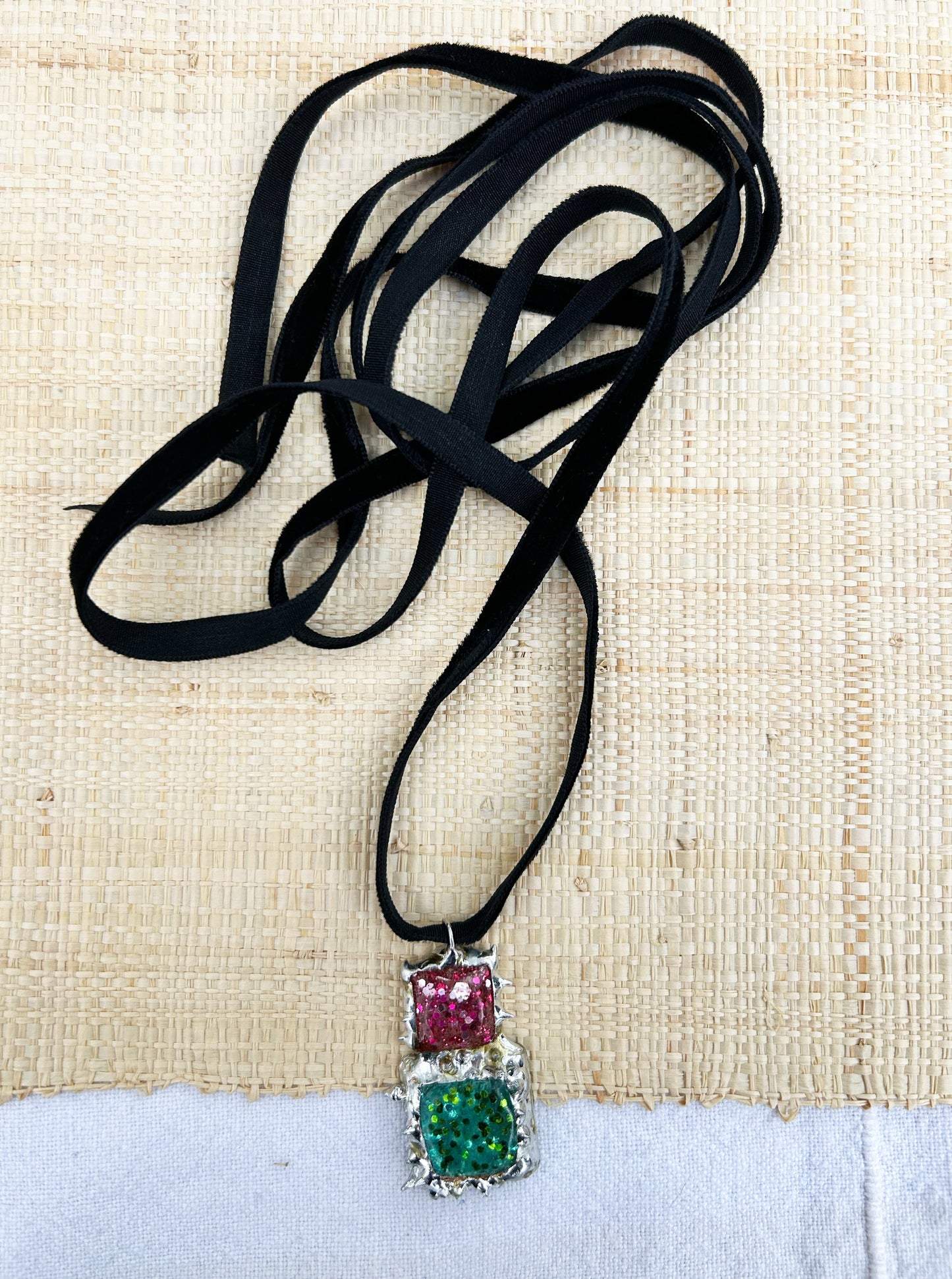Collier résine carrés MUNSCH L'atelier