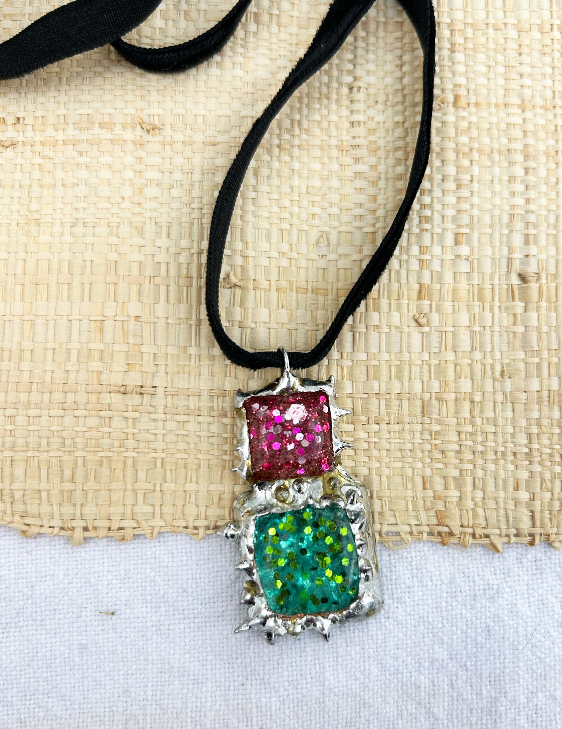 Collier résine carrés MUNSCH L'atelier