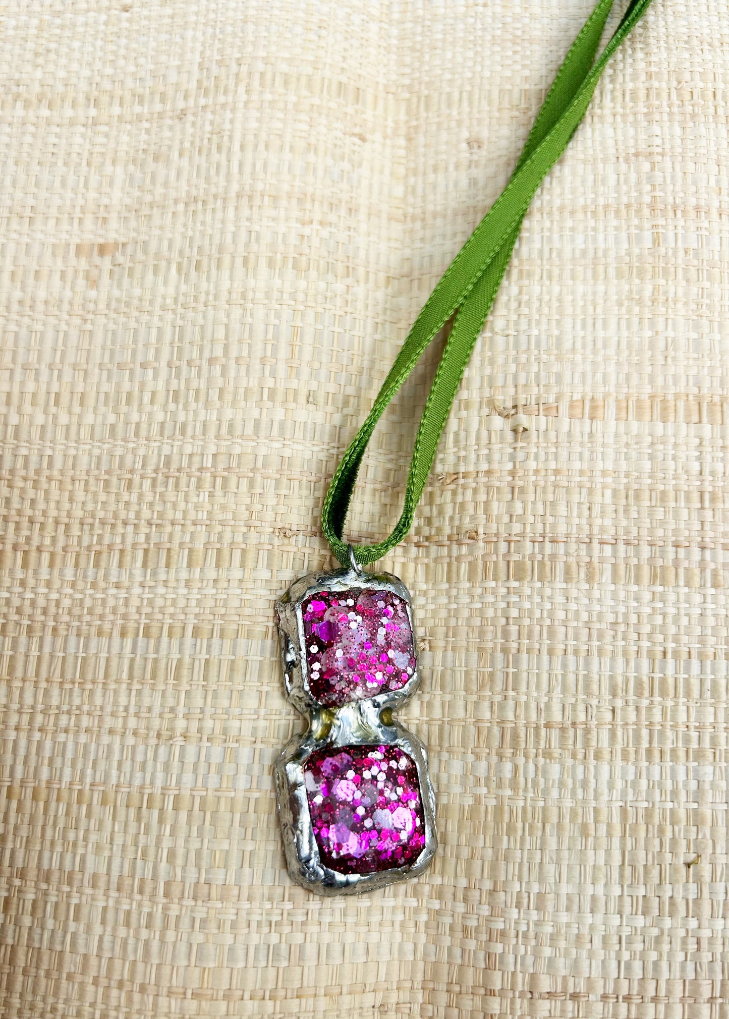Collier résine carrés vert MUNSCH L'atelier