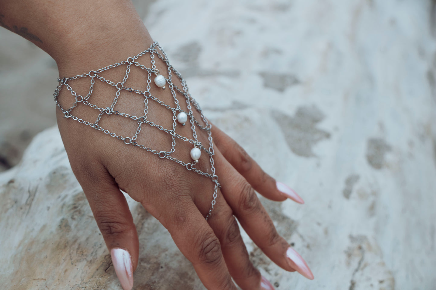 SAHIL Hand jewelry, Bijoux de main
